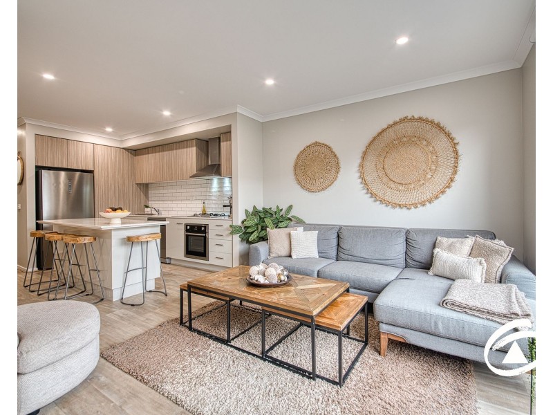 10 Atica Walk, Clyde North VIC 3978