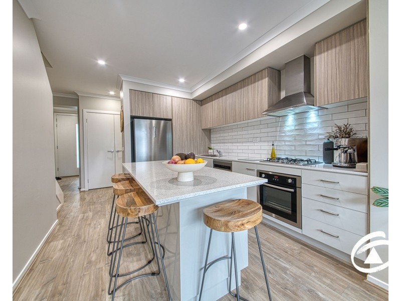 10 Atica Walk, Clyde North VIC 3978