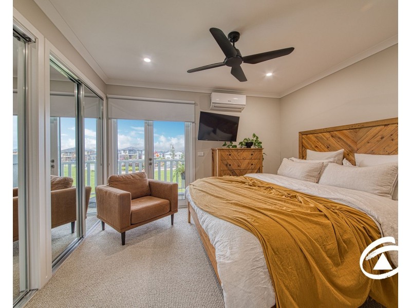 10 Atica Walk, Clyde North VIC 3978