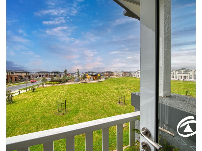 10 Atica Walk, Clyde North VIC 3978