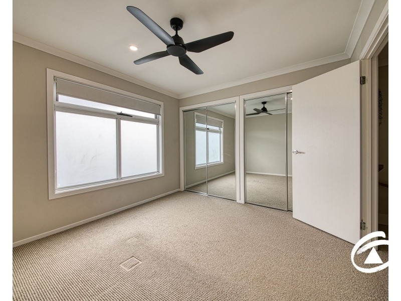 10 Atica Walk, Clyde North VIC 3978