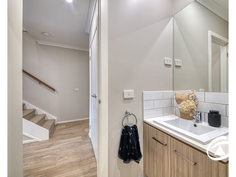 10 Atica Walk, Clyde North VIC 3978