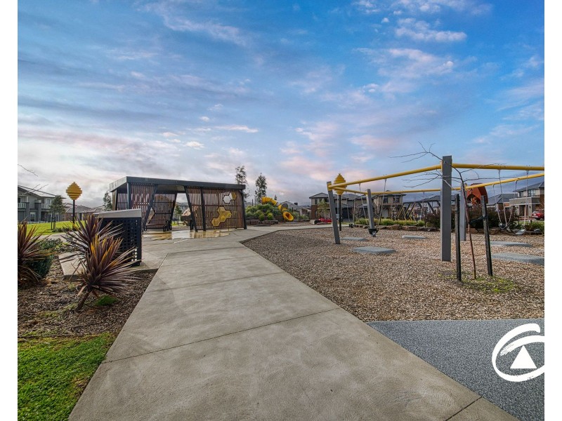 10 Atica Walk, Clyde North VIC 3978