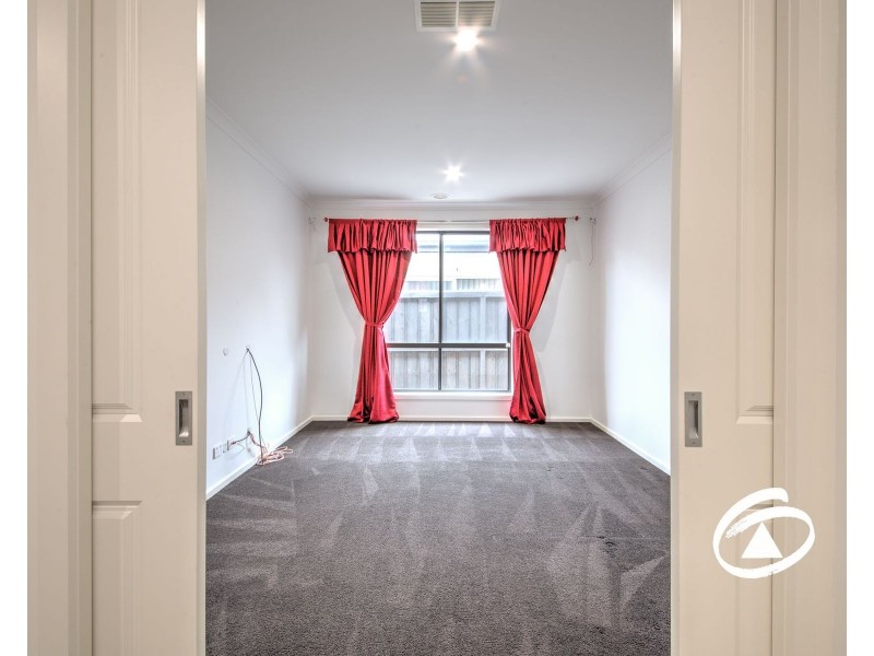 6 Petaluma Crescent, Officer VIC 3809