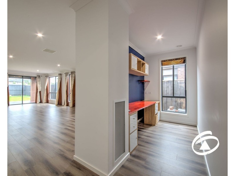 6 Petaluma Crescent, Officer VIC 3809