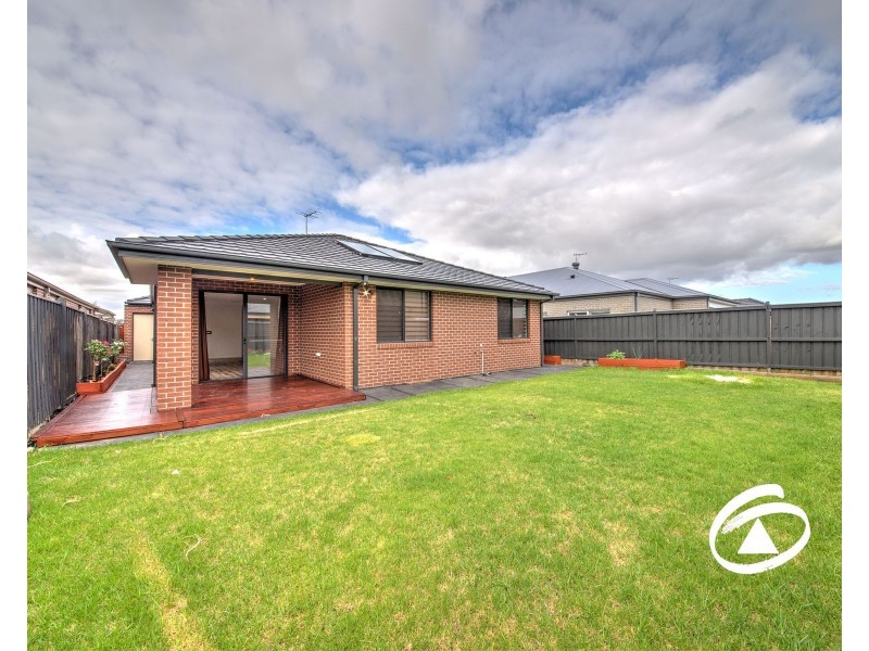 6 Petaluma Crescent, Officer VIC 3809