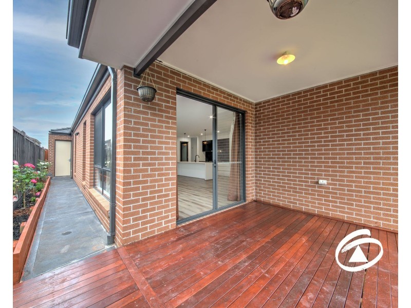 6 Petaluma Crescent, Officer VIC 3809