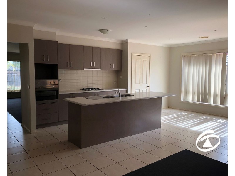 28 Leisurewood Drive, Berwick VIC 3806