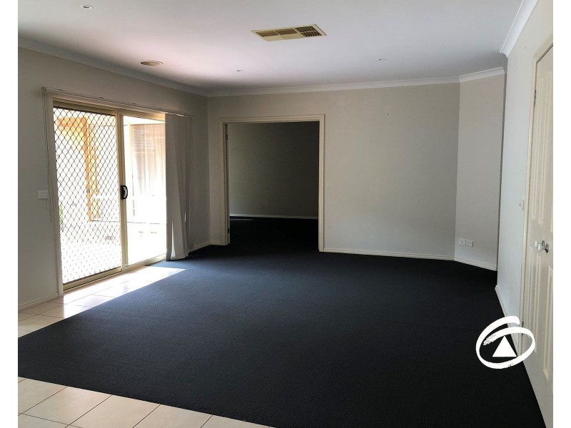 28 Leisurewood Drive, Berwick VIC 3806