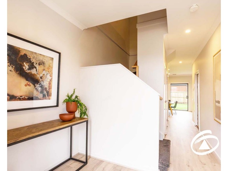 34 Mortlake Drive, Officer South VIC 3809