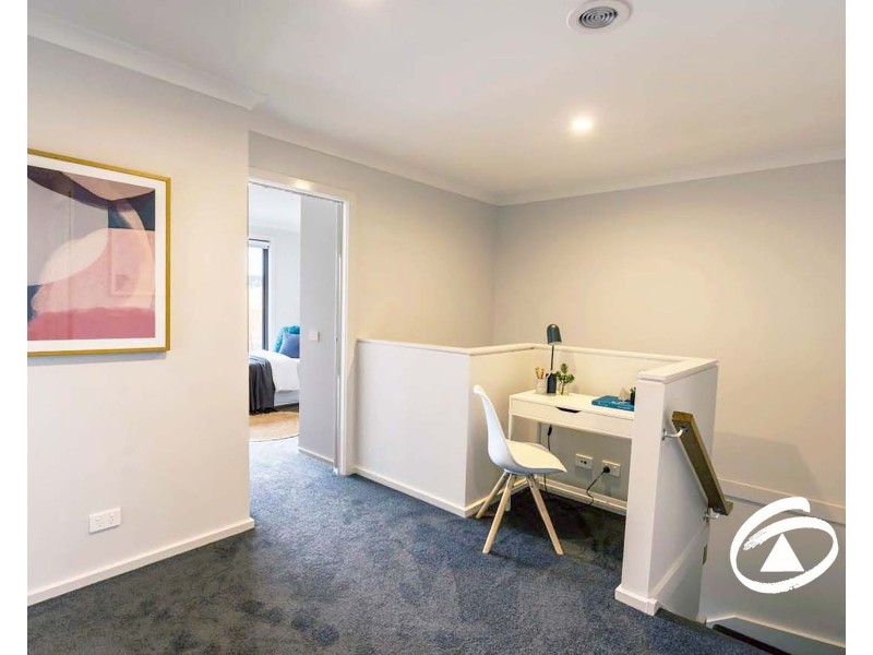34 Mortlake Drive, Officer South VIC 3809