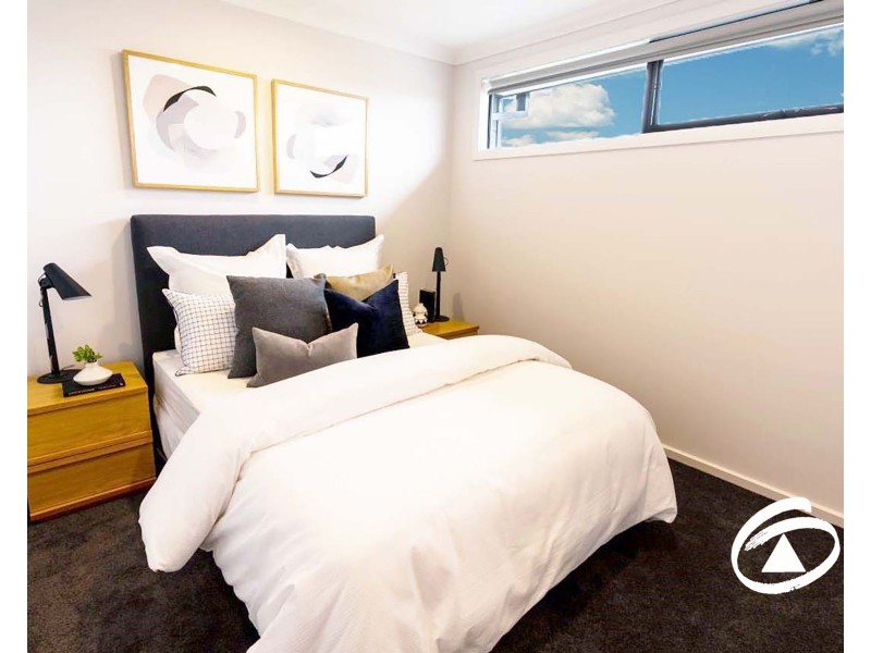 34 Mortlake Drive, Officer South VIC 3809