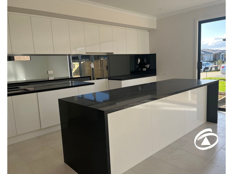 9 Pesaro Street, Clyde VIC 3978