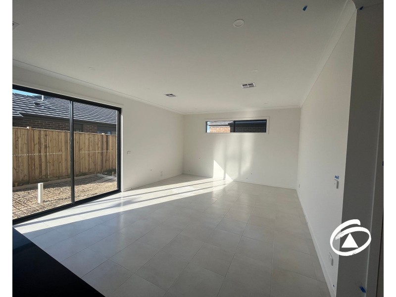 9 Pesaro Street, Clyde VIC 3978