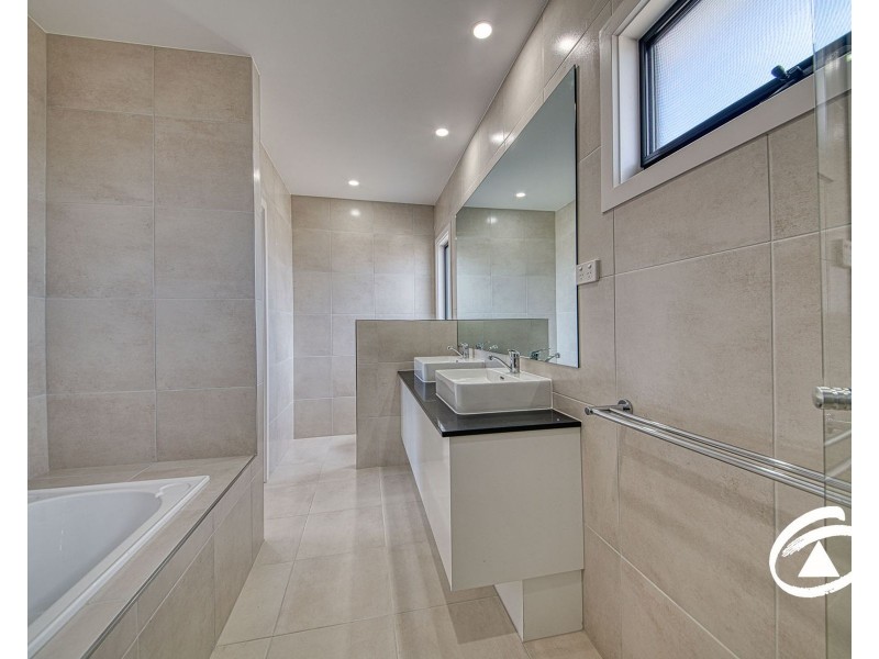 9 Pesaro Street, Clyde VIC 3978