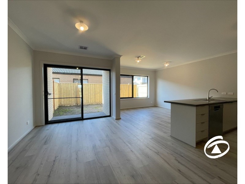 10 Sicily Road, Clyde North VIC 3978