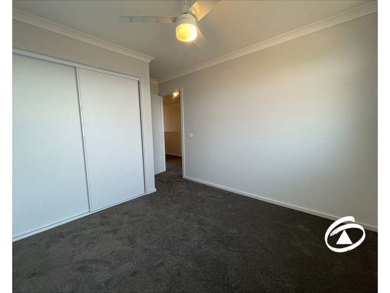 10 Sicily Road, Clyde North VIC 3978