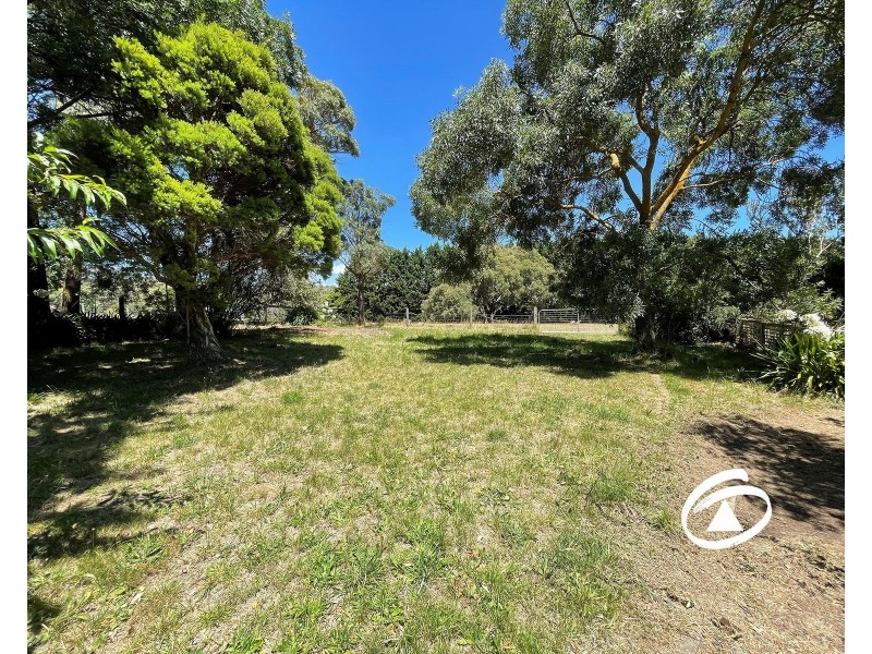 2/605 ONeil Road, Beaconsfield Upper VIC 3808