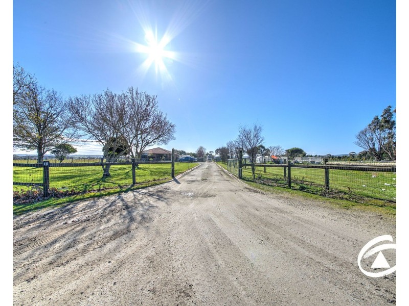 16 Latta Road, Nar Nar Goon VIC 3812