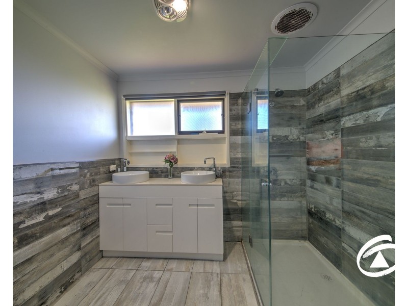 16 Latta Road, Nar Nar Goon VIC 3812