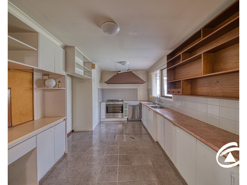 13 Greenlaw Crescent, Berwick VIC 3806