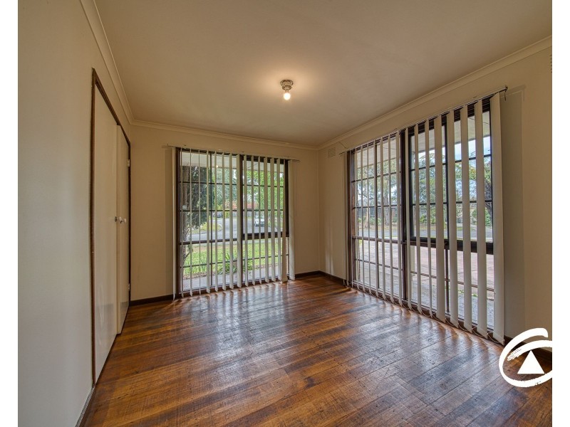 13 Greenlaw Crescent, Berwick VIC 3806