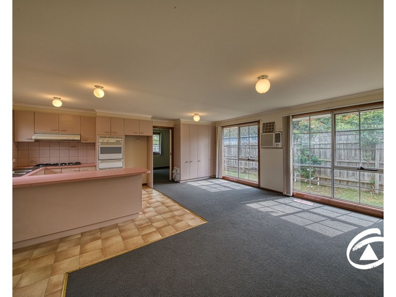 13 Greenlaw Crescent, Berwick VIC 3806