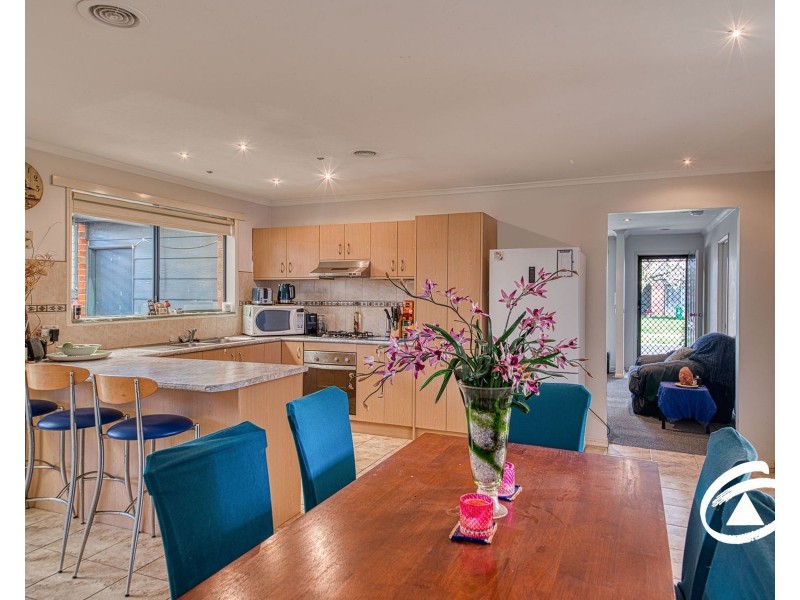 2A Dunlavin Way, Cranbourne East VIC 3977