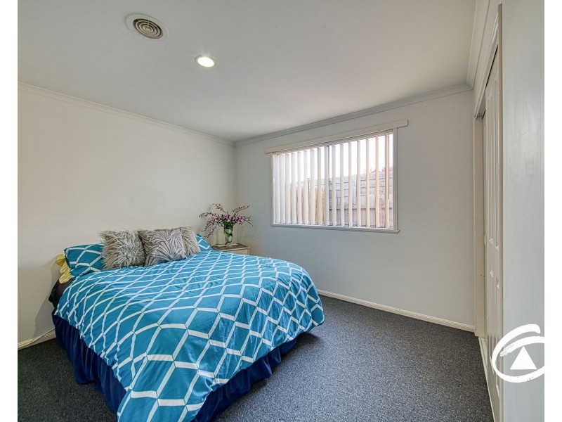 2A Dunlavin Way, Cranbourne East VIC 3977