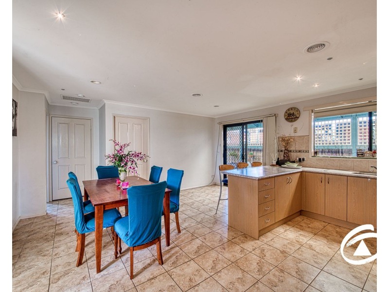 2A Dunlavin Way, Cranbourne East VIC 3977