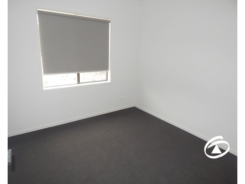5 Viewbank Road, Clyde North VIC 3978