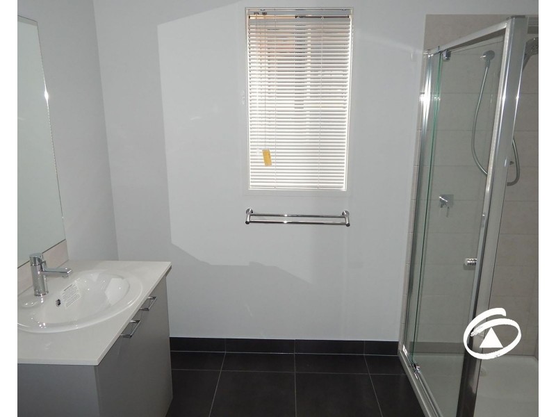 5 Viewbank Road, Clyde North VIC 3978
