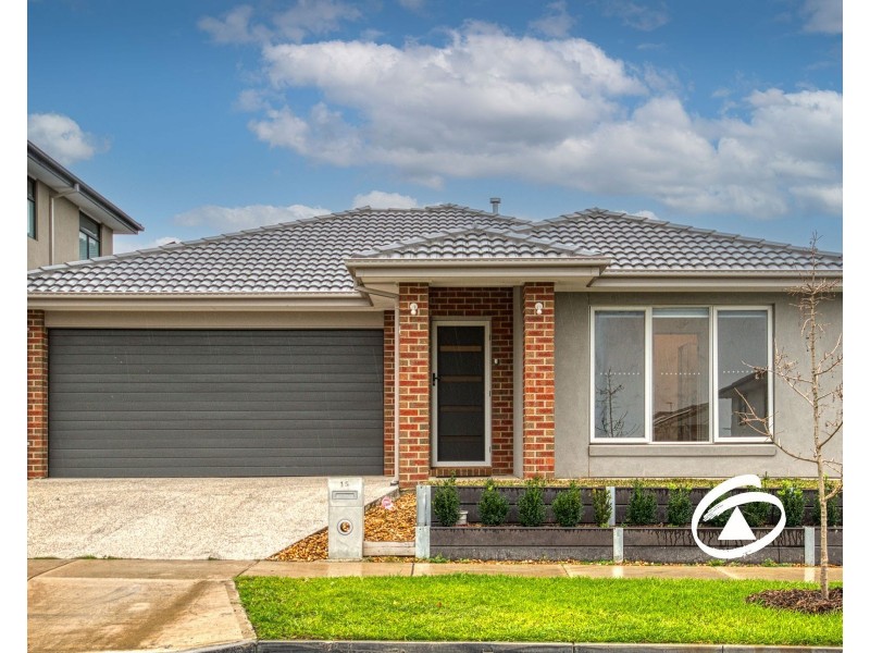 15 Caravan Parade, Berwick VIC 3806