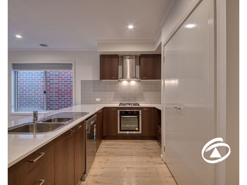 15 Caravan Parade, Berwick VIC 3806