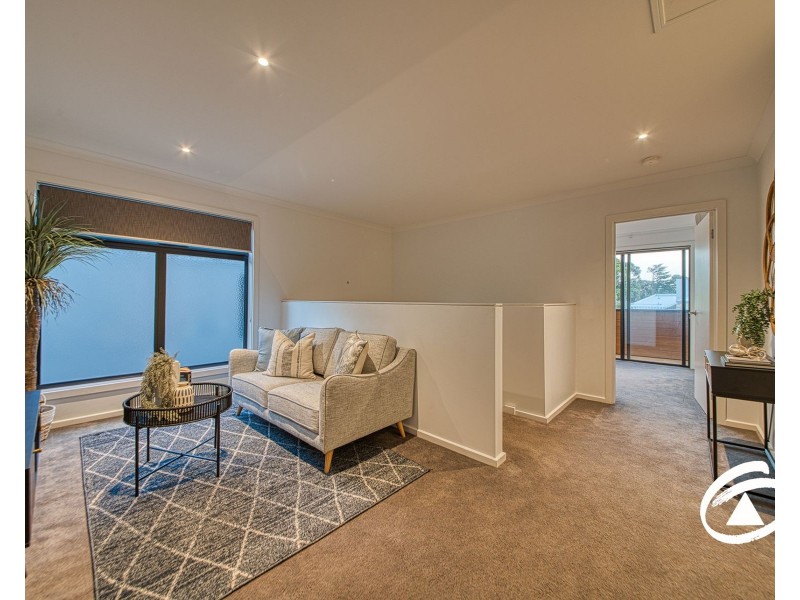 21 Willowdene Way, Berwick VIC 3806