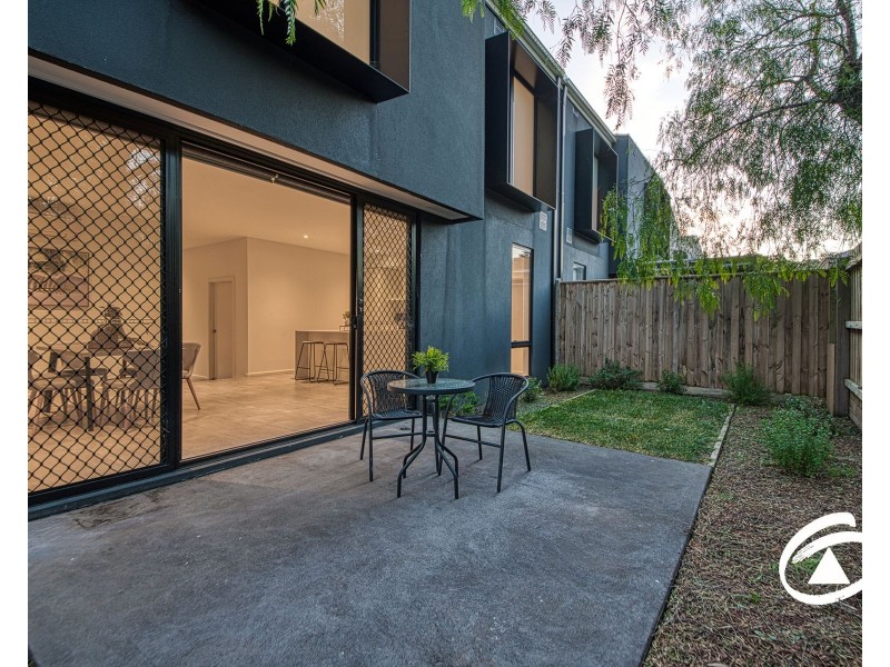 21 Willowdene Way, Berwick VIC 3806