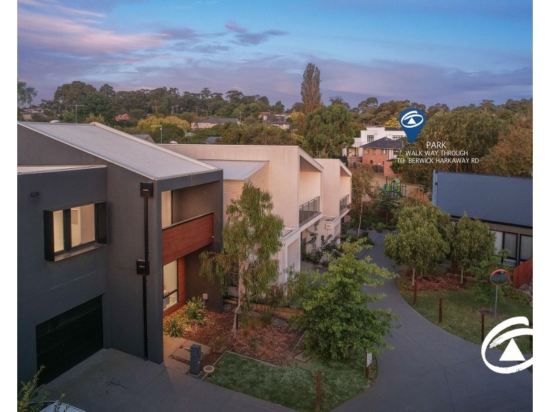 21 Willowdene Way, Berwick VIC 3806