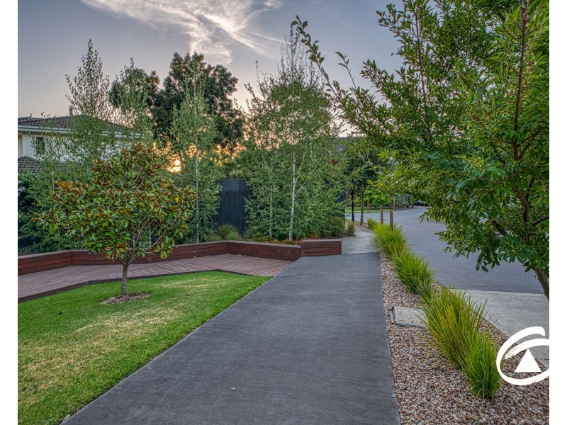 21 Willowdene Way, Berwick VIC 3806