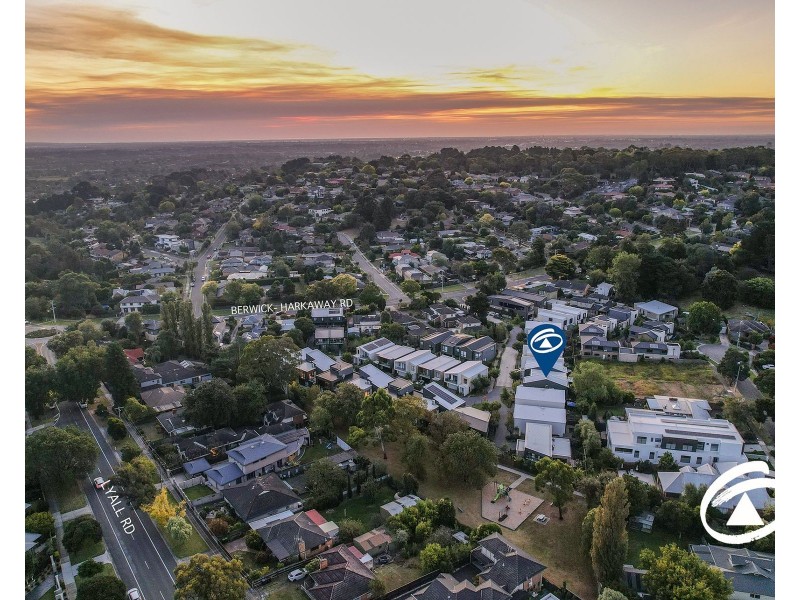 21 Willowdene Way, Berwick VIC 3806