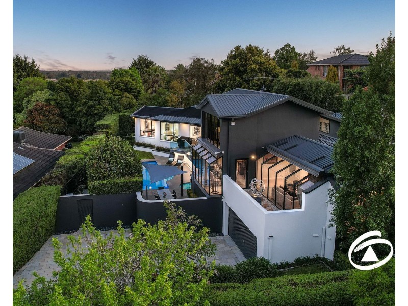 6 McKay Close, Berwick VIC 3806