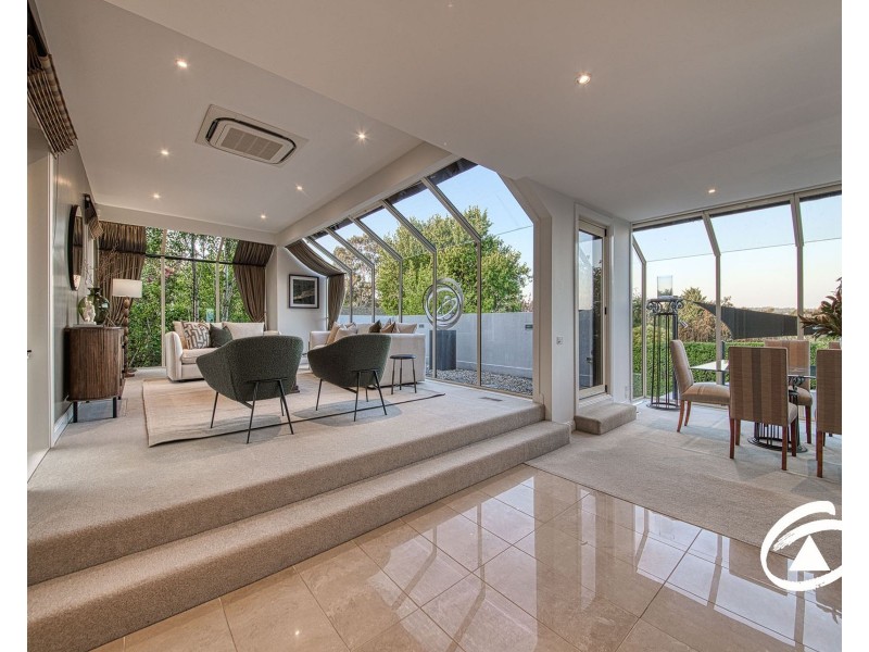 6 McKay Close, Berwick VIC 3806