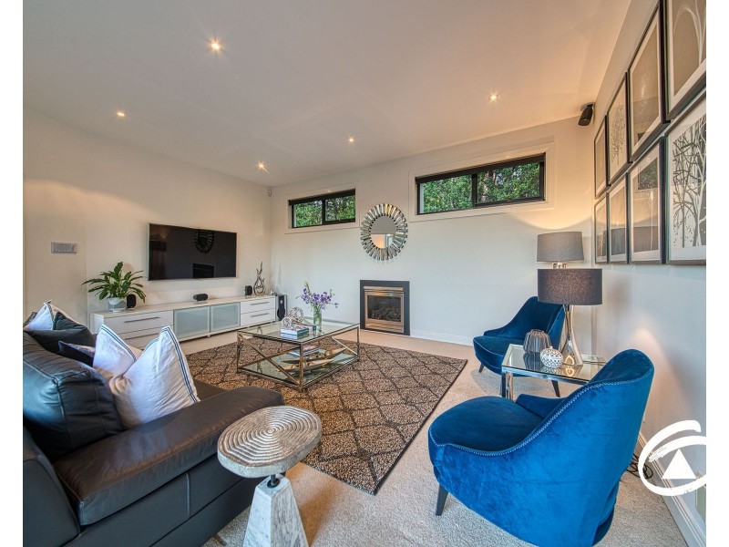 6 McKay Close, Berwick VIC 3806