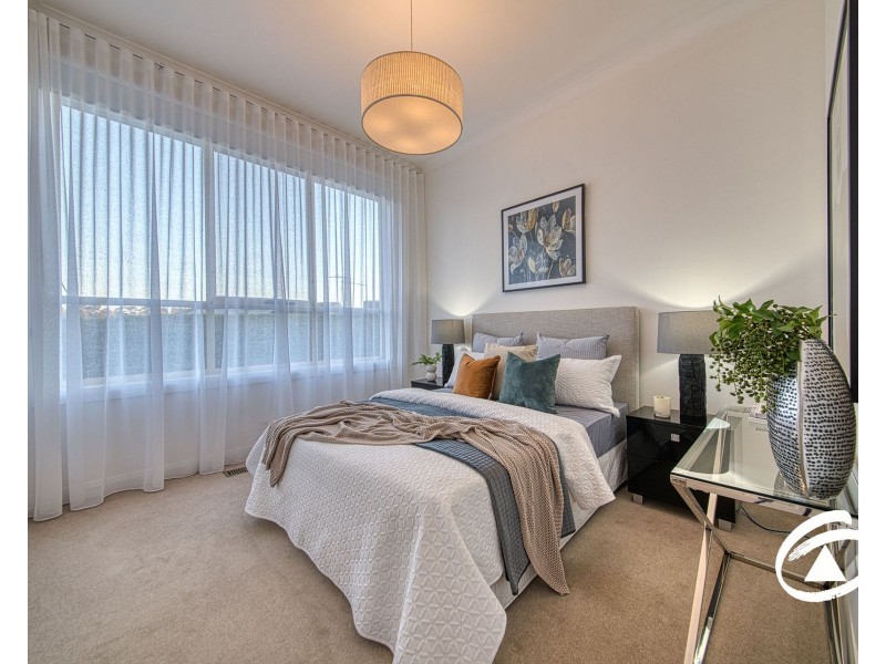6 McKay Close, Berwick VIC 3806