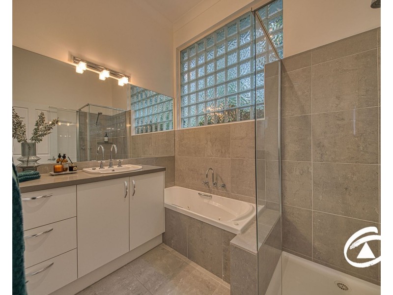 6 McKay Close, Berwick VIC 3806