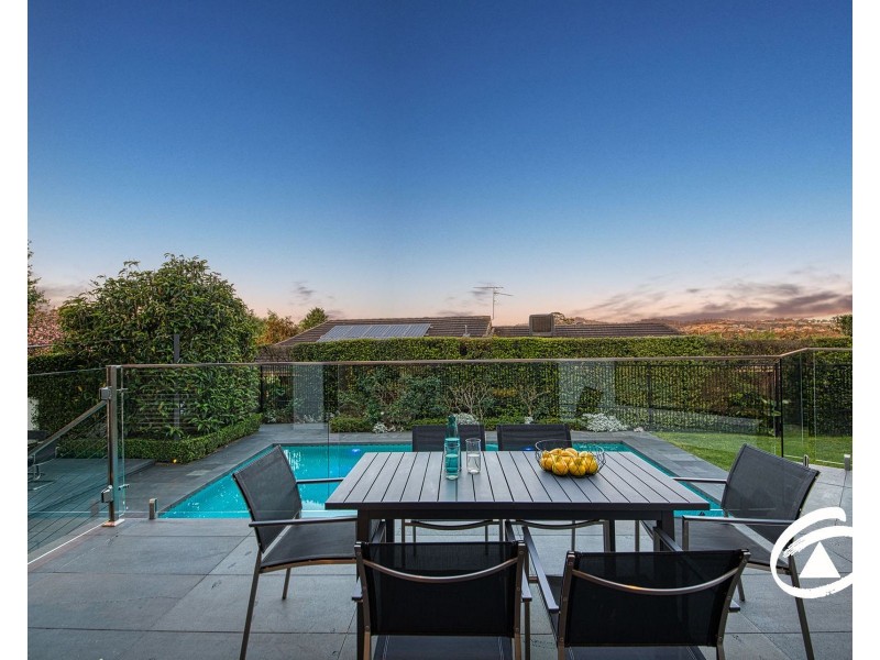 6 McKay Close, Berwick VIC 3806