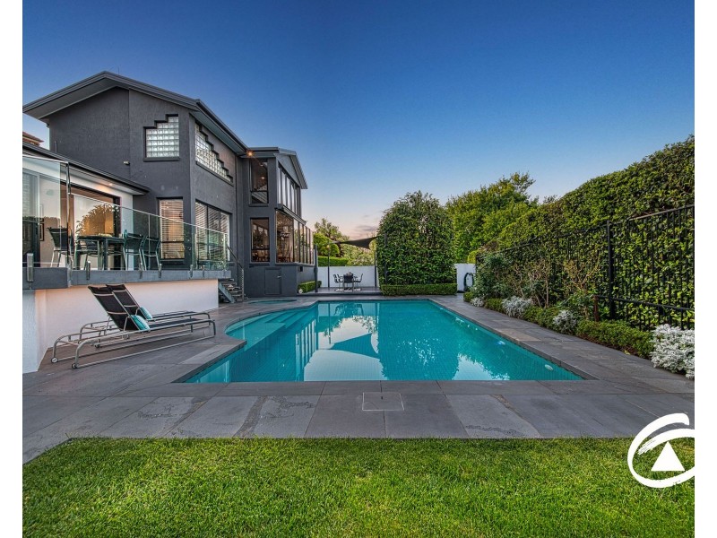 6 McKay Close, Berwick VIC 3806