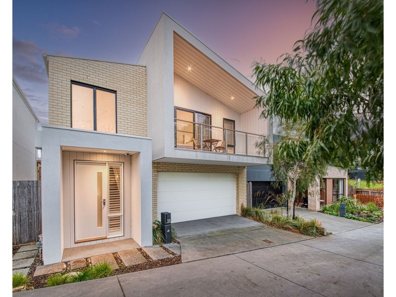 25 Willowdene Way, Berwick VIC 3806