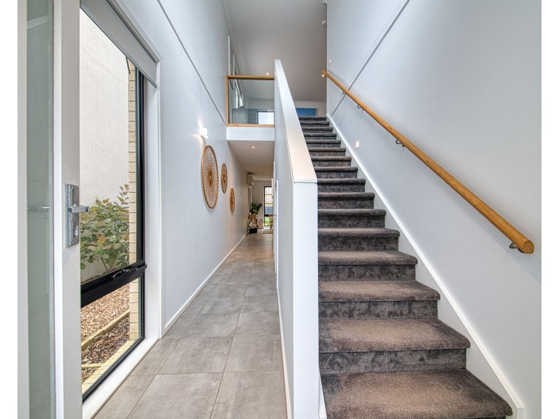 25 Willowdene Way, Berwick VIC 3806