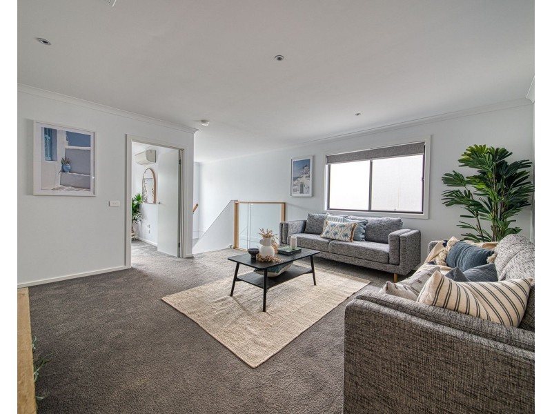 25 Willowdene Way, Berwick VIC 3806
