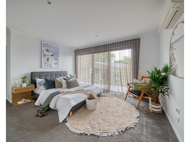 25 Willowdene Way, Berwick VIC 3806